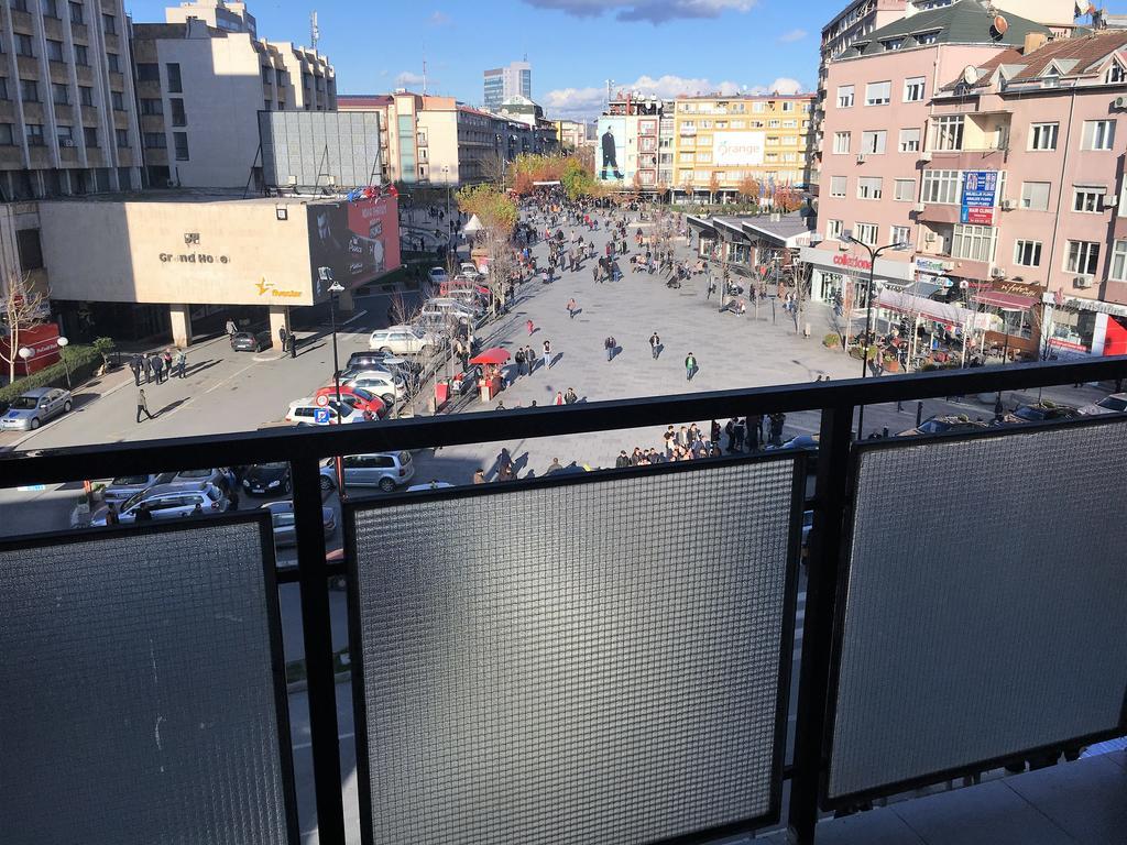 Center Apartment Pristina Buitenkant foto