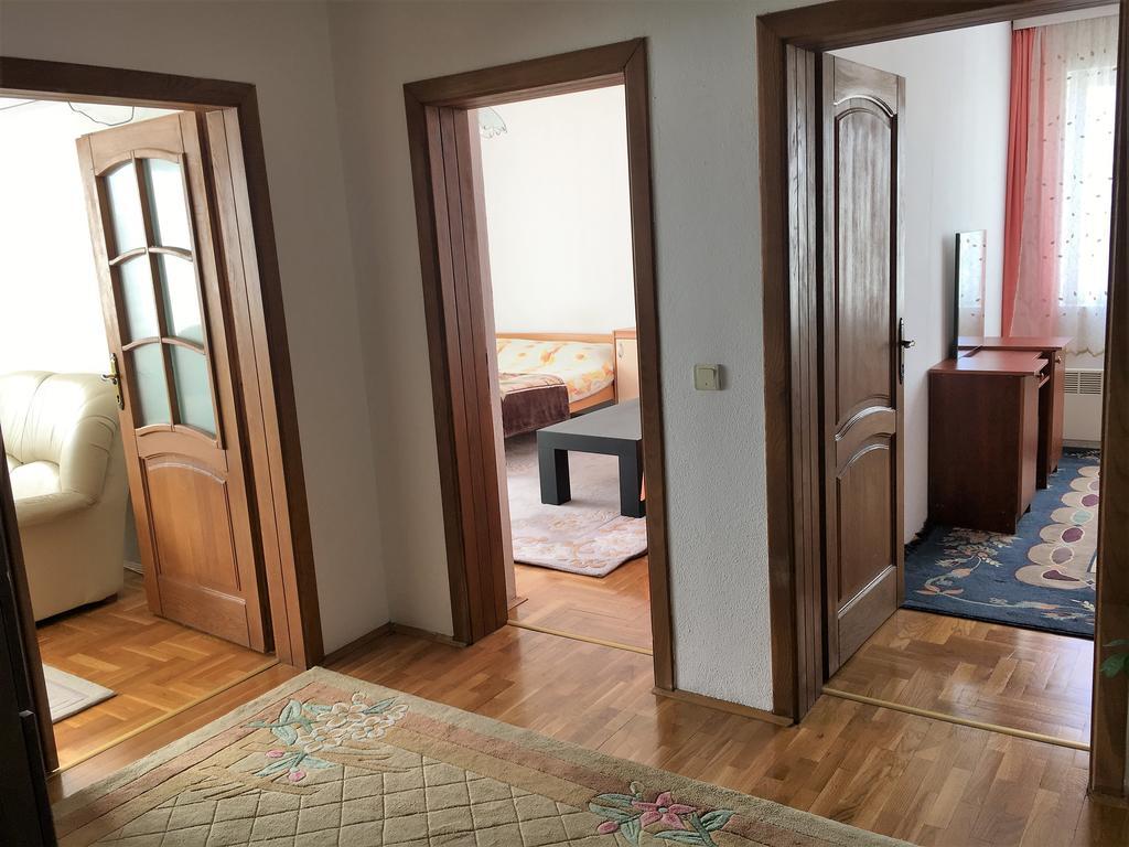 Center Apartment Pristina Buitenkant foto